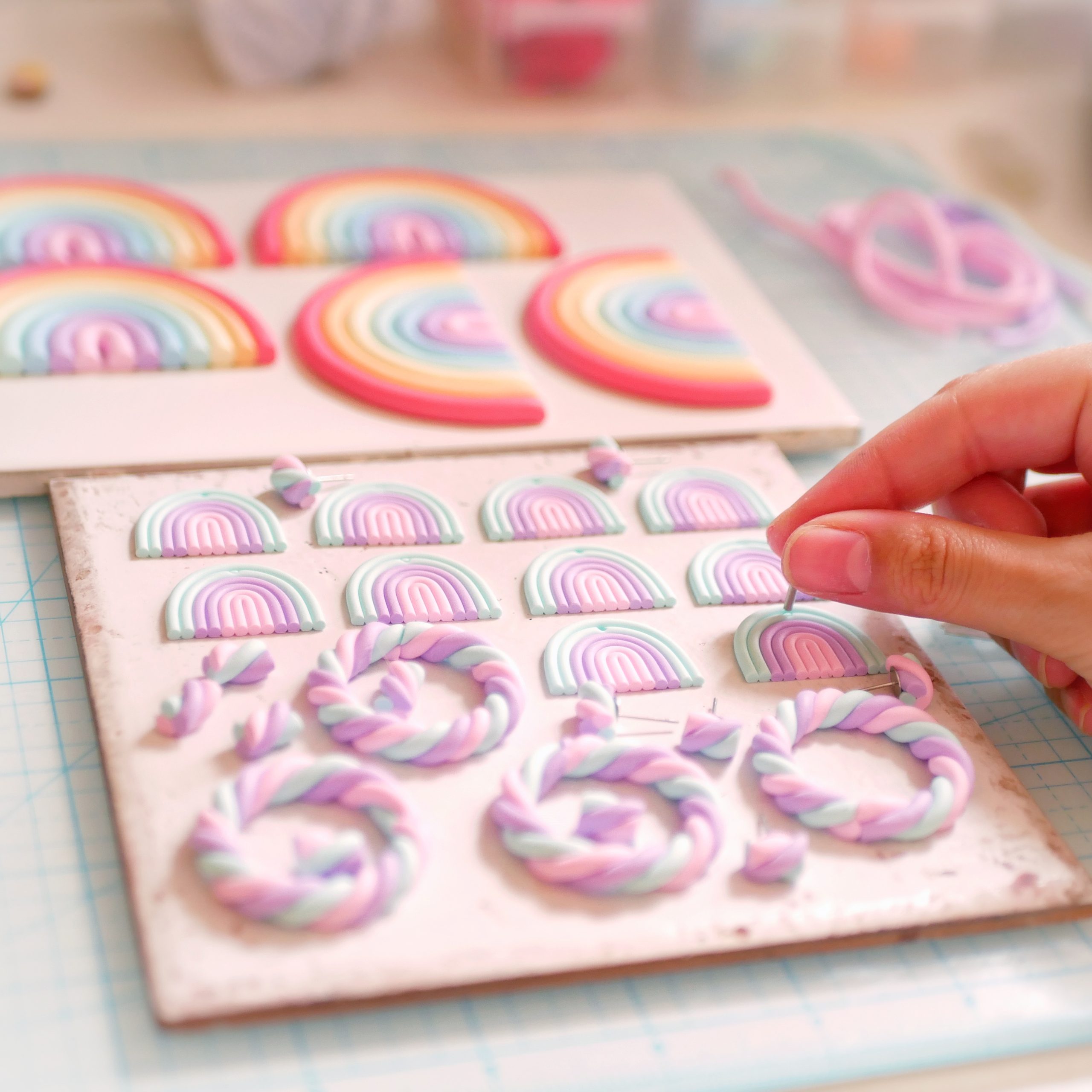 proceso de creacion arcoiris y nubes