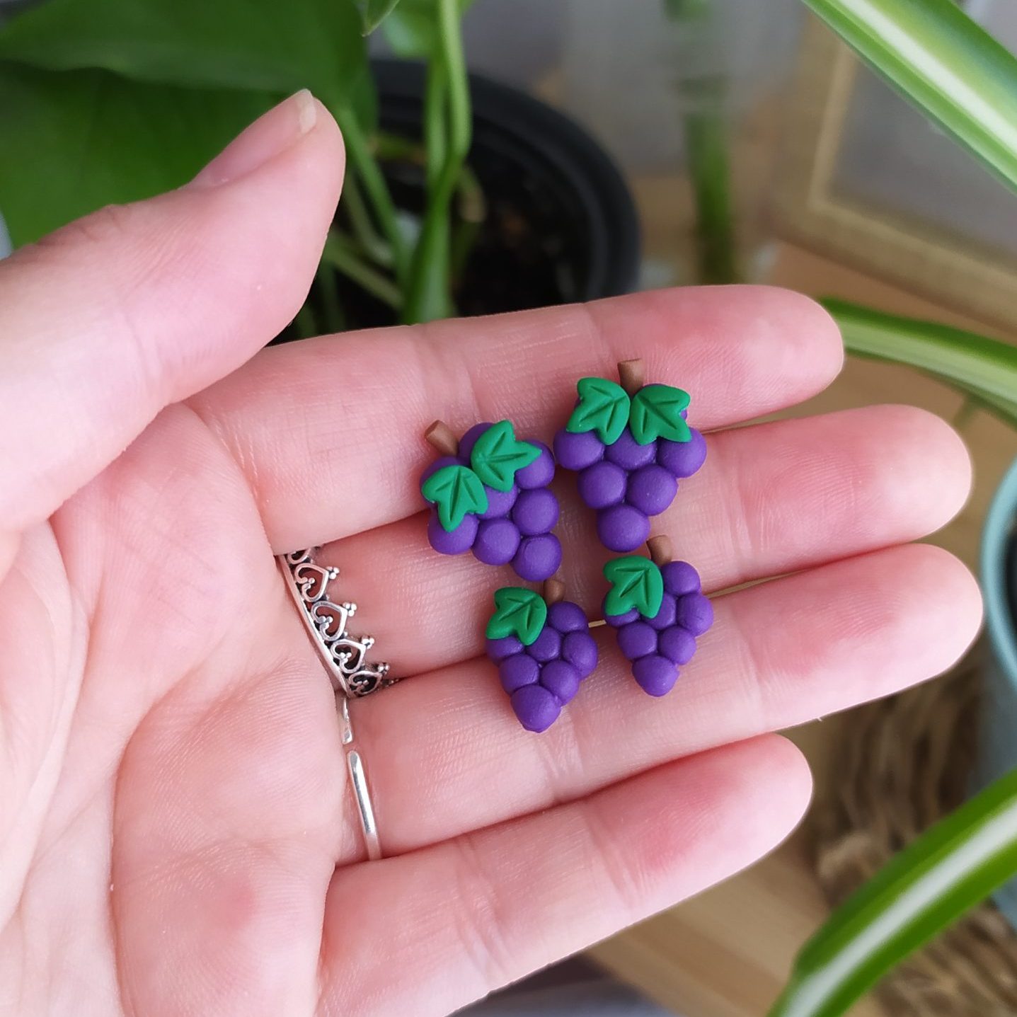 Pendientes uva jumillana