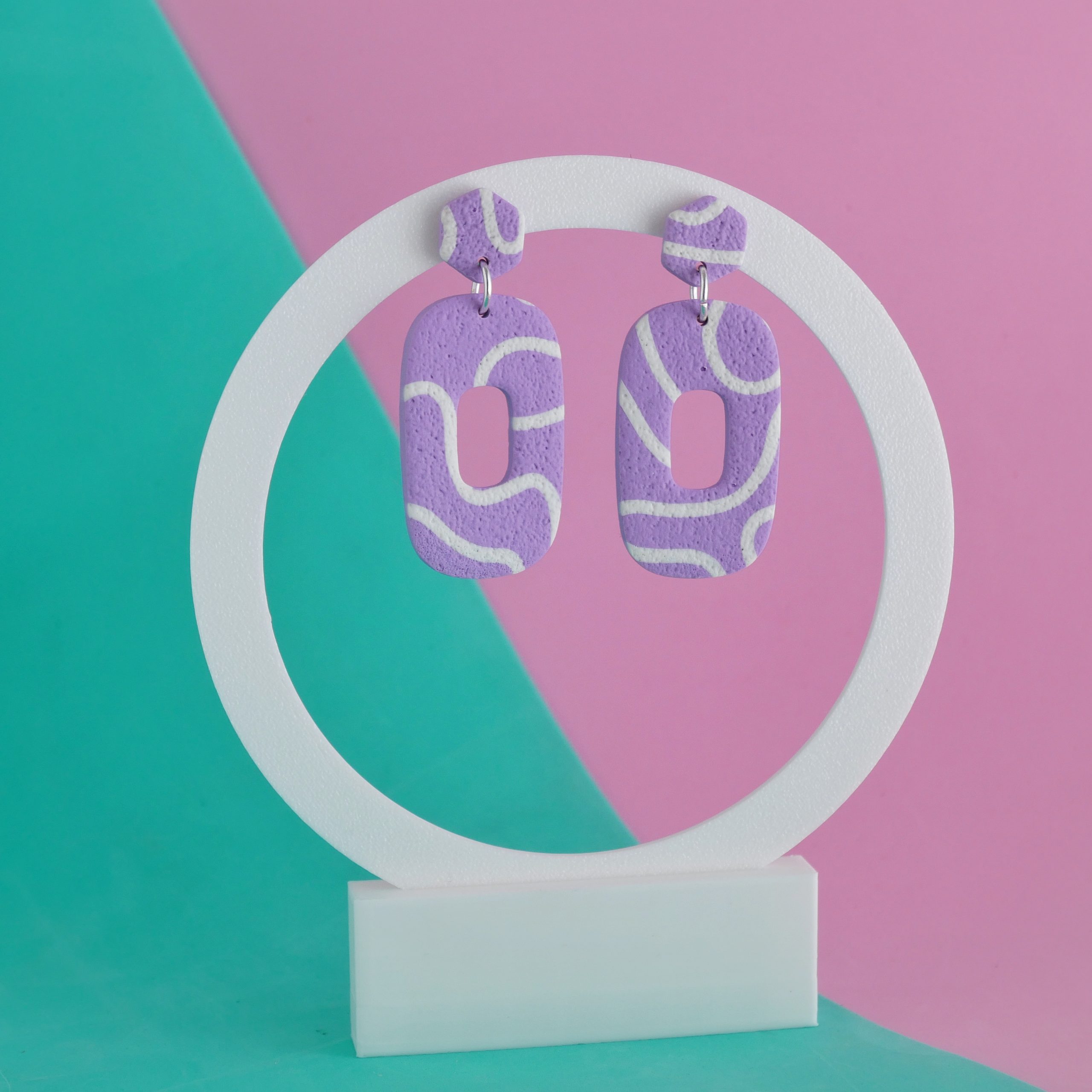 Pendientes ‘Retro Vibes’ – Lila y blanco ochenteros - Imagen 2